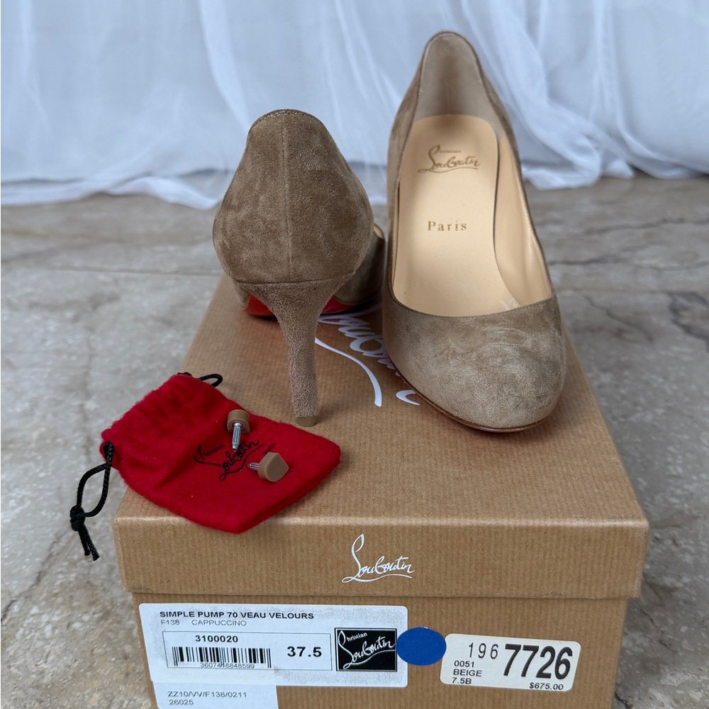 Christian Louboutin Simple Pump 37.5 Excellent Condition | Box + Extra Heel Taps